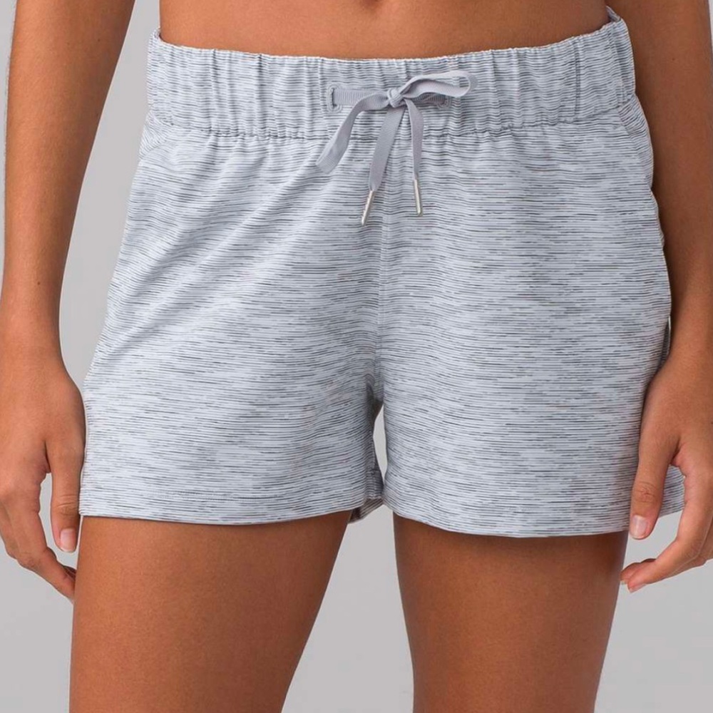Lululemon On The Fly Short *2.5”